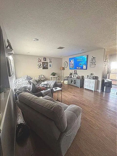 528 N Girard ST, Hemet, CA 92544