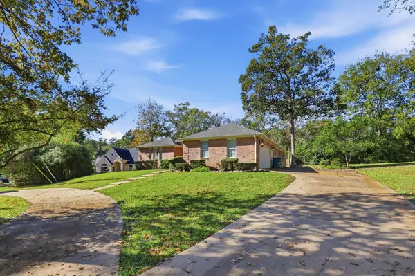 128 Blush Hill DR, Conroe, TX 77304