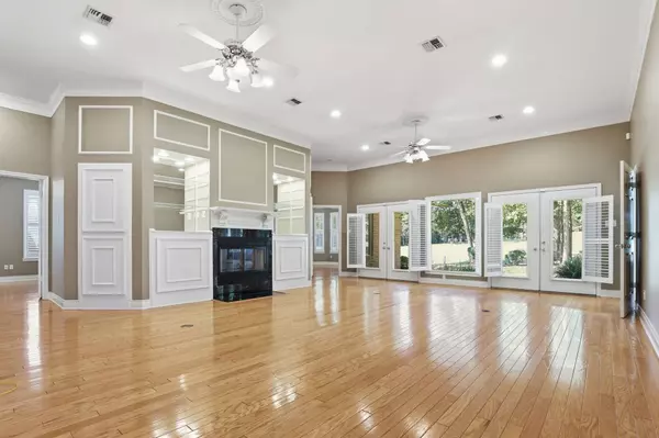 128 Blush Hill DR, Conroe, TX 77304