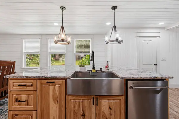 108 Hayes RD, Defuniak Springs, FL 32433