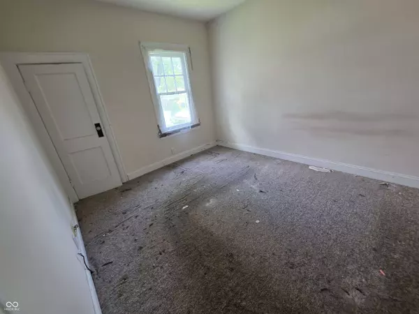 5325 E 10th ST, Indianapolis, IN 46219