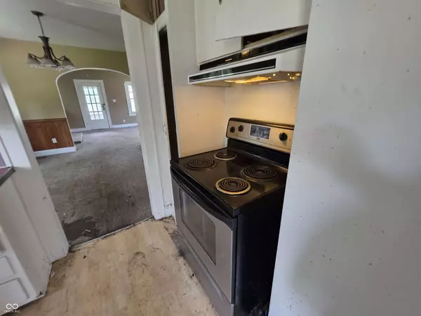 5325 E 10th ST, Indianapolis, IN 46219