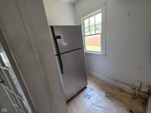 5325 E 10th ST, Indianapolis, IN 46219