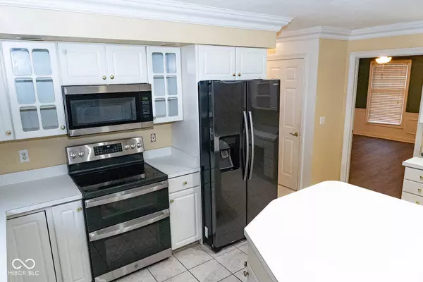 4433 Foxmoor DR, Newburgh, IN 47630