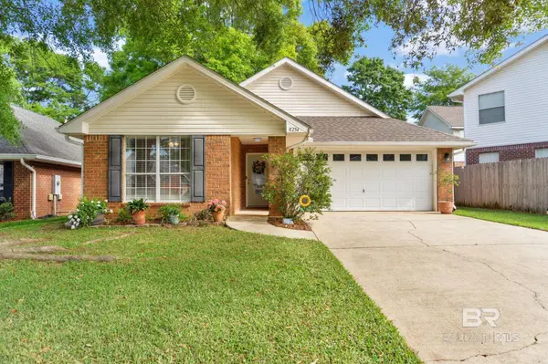 8254 S Magnolia Village Drive, Mobile, AL 36695
