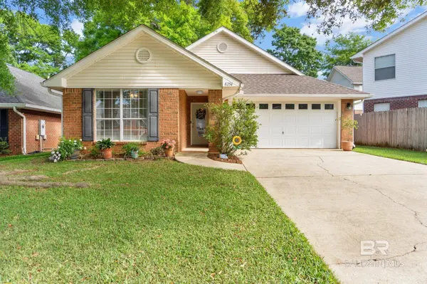 8254 S Magnolia Village Drive, Mobile, AL 36695