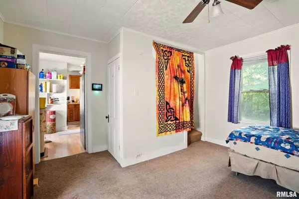 2023 LECLAIRE ST, Davenport, IA 52803