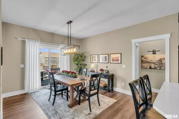 6997 MATTHEWS PASS, Bettendorf, IA 52722