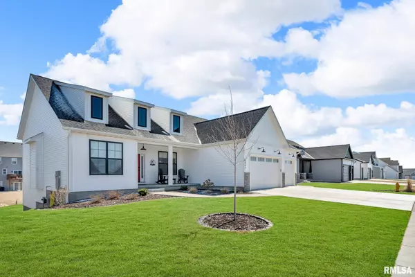 6997 MATTHEWS PASS, Bettendorf, IA 52722