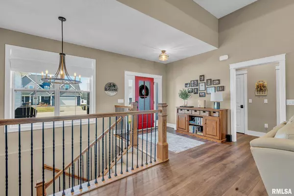 6997 MATTHEWS PASS, Bettendorf, IA 52722