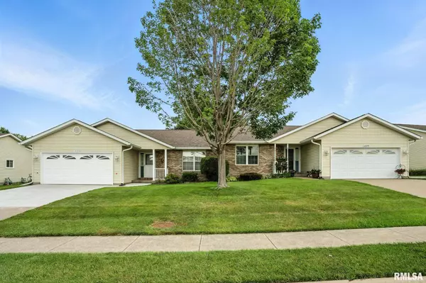 2722 LINWOOD CT #12, Davenport, IA 52806