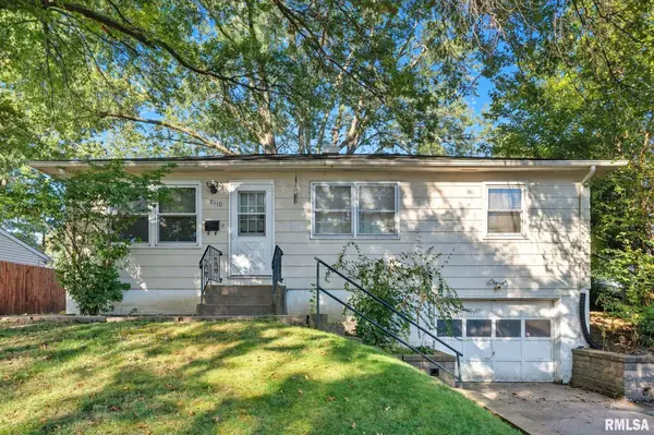 2110 N FAIRMOUNT ST, Davenport, IA 52804