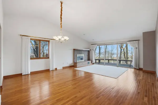 4828 6th Avenue DR, Moline, IL 61265