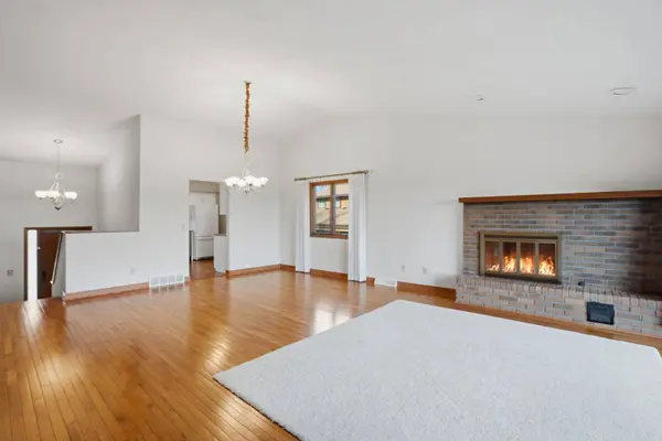 4828 6th Avenue DR, Moline, IL 61265