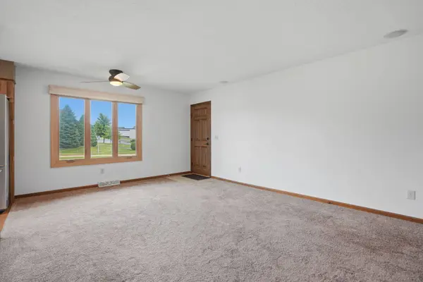 4570 Bunker Hill DR, Bettendorf, IA 52722