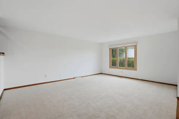 4570 Bunker Hill DR, Bettendorf, IA 52722