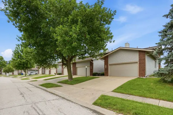 4570 Bunker Hill DR, Bettendorf, IA 52722