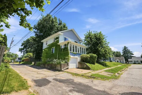 2111 MISSISSIPPI AVE, Davenport, IA 52803
