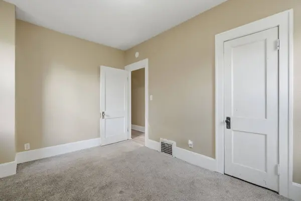 2111 MISSISSIPPI AVE, Davenport, IA 52803