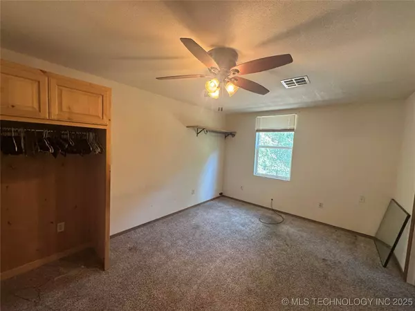 7035 W 182nd ST S, Mounds, OK 74047