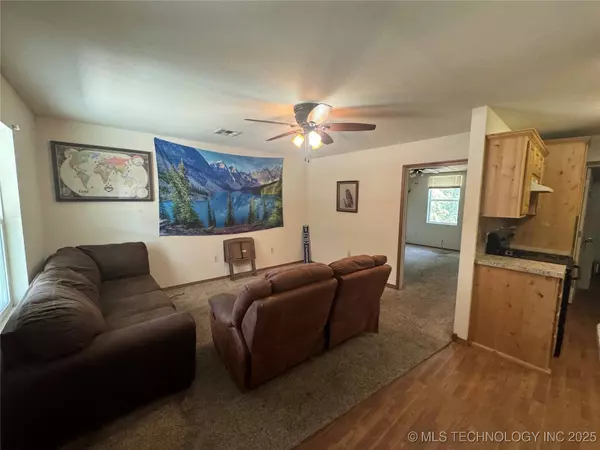 7035 W 182nd ST S, Mounds, OK 74047