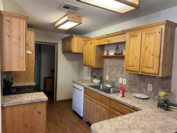 7035 W 182nd ST S, Mounds, OK 74047