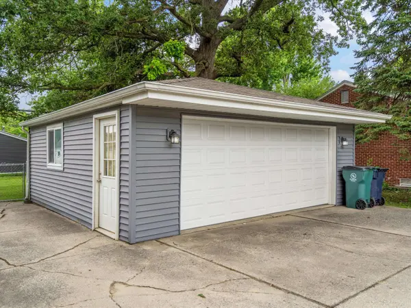 1204 S Campbell Road, Royal Oak, MI 48067