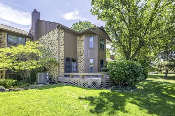 1832 Burning Bush Court, Rochester Hills, MI 48309