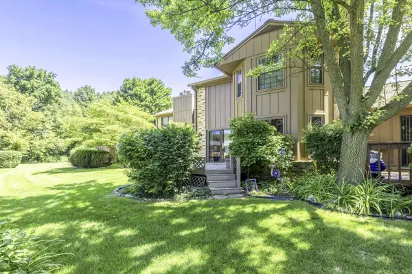 1832 Burning Bush Court, Rochester Hills, MI 48309