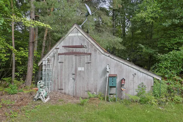 1038 E Freeland Road, Merrill, MI 48637