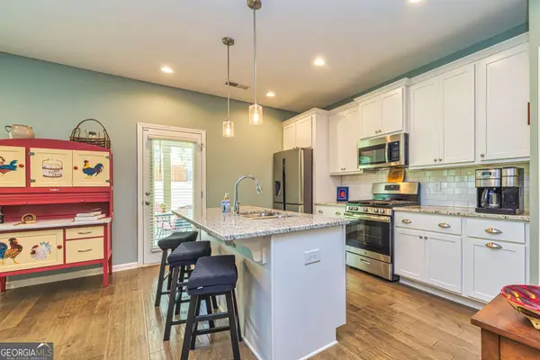 19 S York DR, Newnan, GA 30265