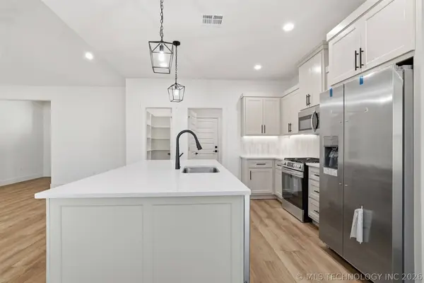 1900 Boxer LN, Durant, OK 74701