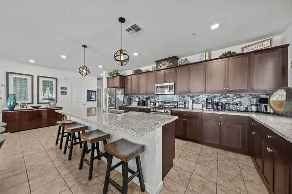 11548 Sky Pointe DR, Desert Hot Springs, CA 92240