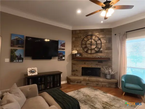 1132 Creekside Pond RD, Seguin, TX 78155