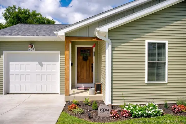609 Highland DR, Salem, IN 47167