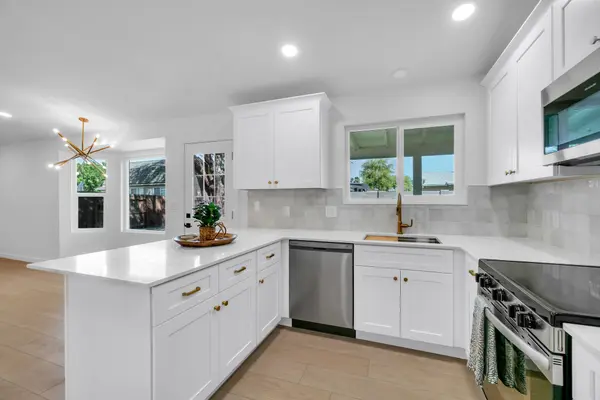 332 E Houston Ave, Gilbert, AZ 85234-3318