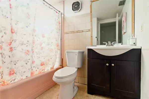 2504 CARIBBEAN CT, Orlando, FL 32805