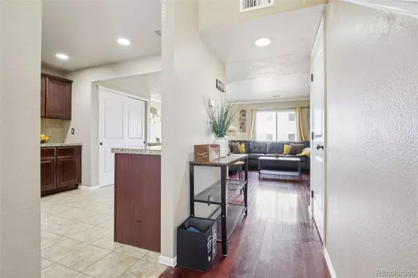 5888 N Biscay ST #B, Denver, CO 80249