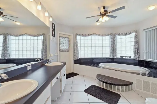 8090 N Golfview DR, Citrus Springs, FL 34434