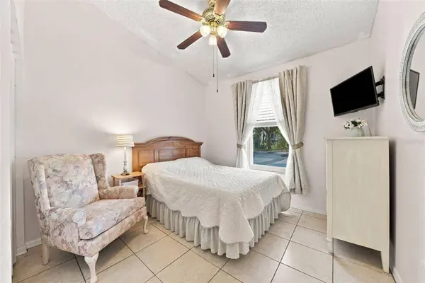 10429 HERON LAKE DR, Riverview, FL 33578