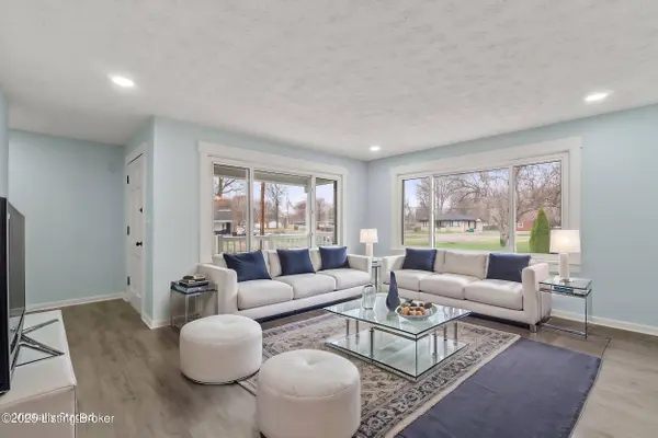 8103 Kerry Rd, Louisville, KY 40258