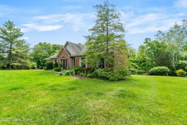 4112 Suwanee Dr, La Grange, KY 40031