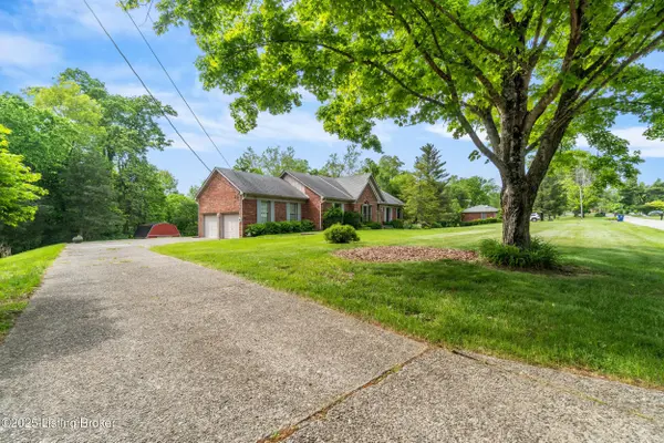 4112 Suwanee Dr, La Grange, KY 40031