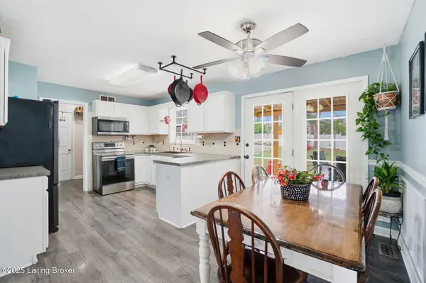 8603 Confederate Place Dr, Pewee Valley, KY 40056