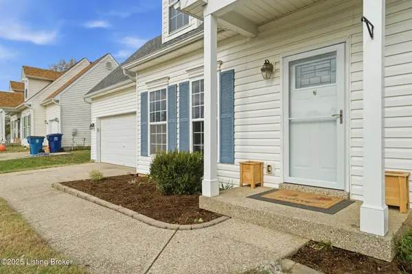 8603 Confederate Place Dr, Pewee Valley, KY 40056