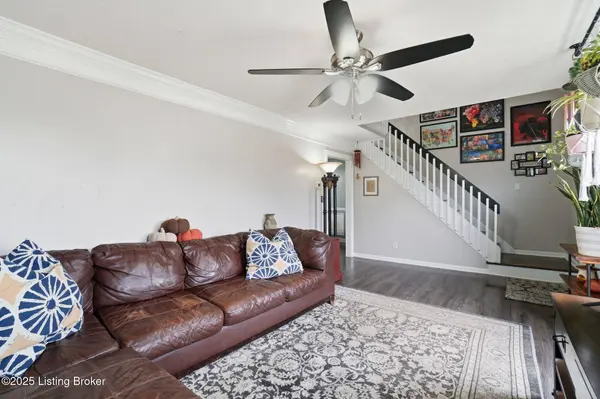 8603 Confederate Place Dr, Pewee Valley, KY 40056