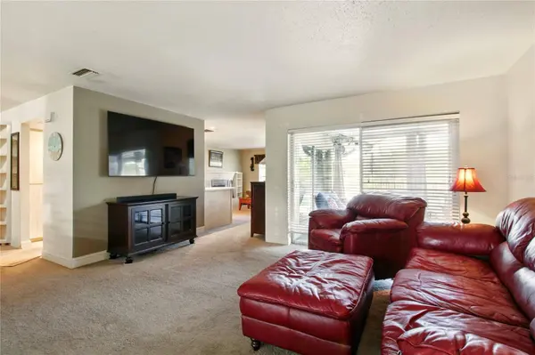 5728 COLONIAL DR, New Port Richey, FL 34653