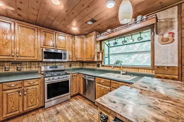 711 ARP RD, Mineral Bluff, GA 30559