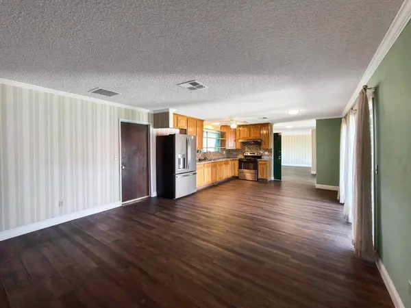 619 E Robinhood DR, Stockton, CA 95207