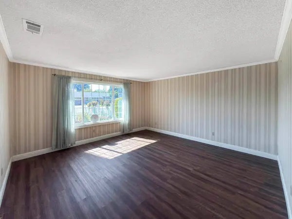 619 E Robinhood DR, Stockton, CA 95207